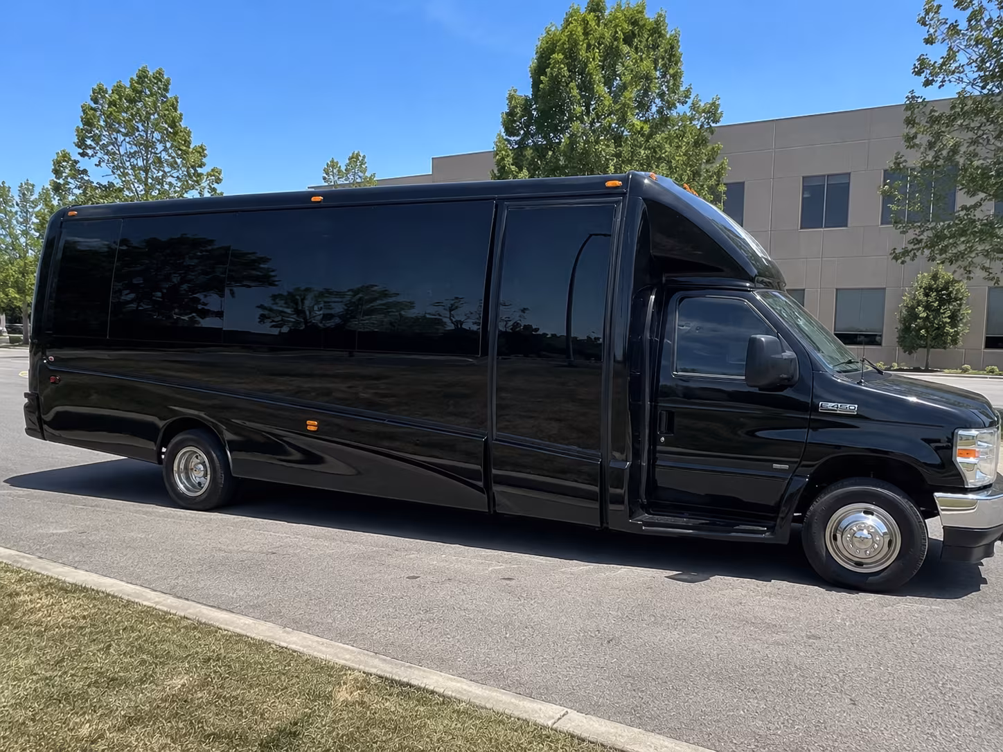 birthday party buses for french quarter bar crawls and bourbon street nights