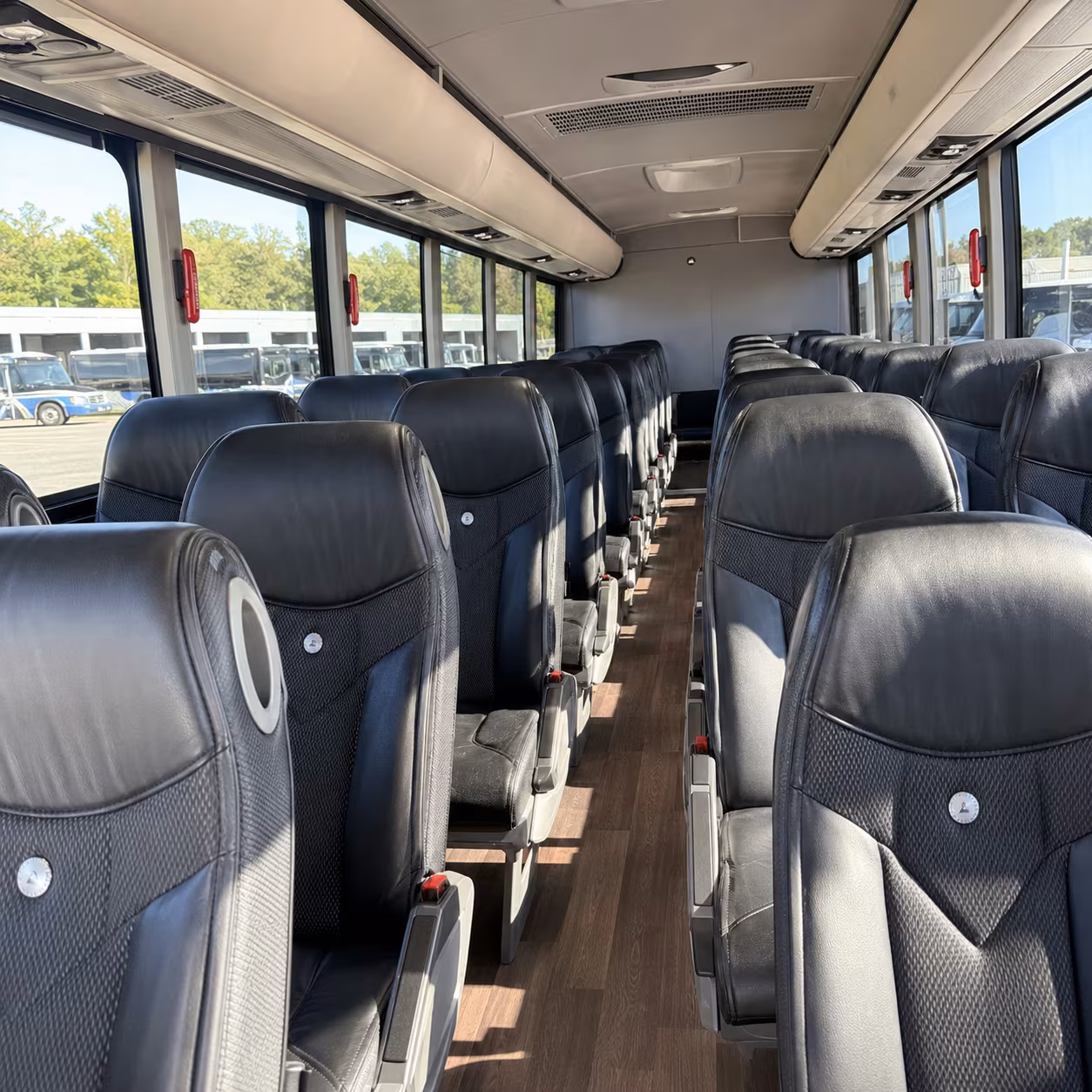charter buses for attendees flying into louis armstrong new orleans international airport