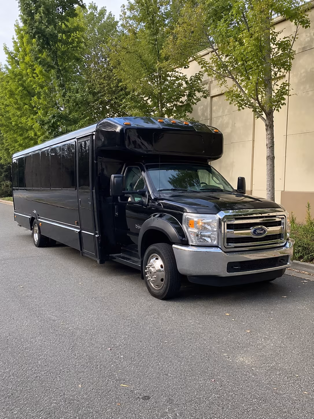 party buses for new orleans bachelorette bar crawls on bourbon street and beyond
